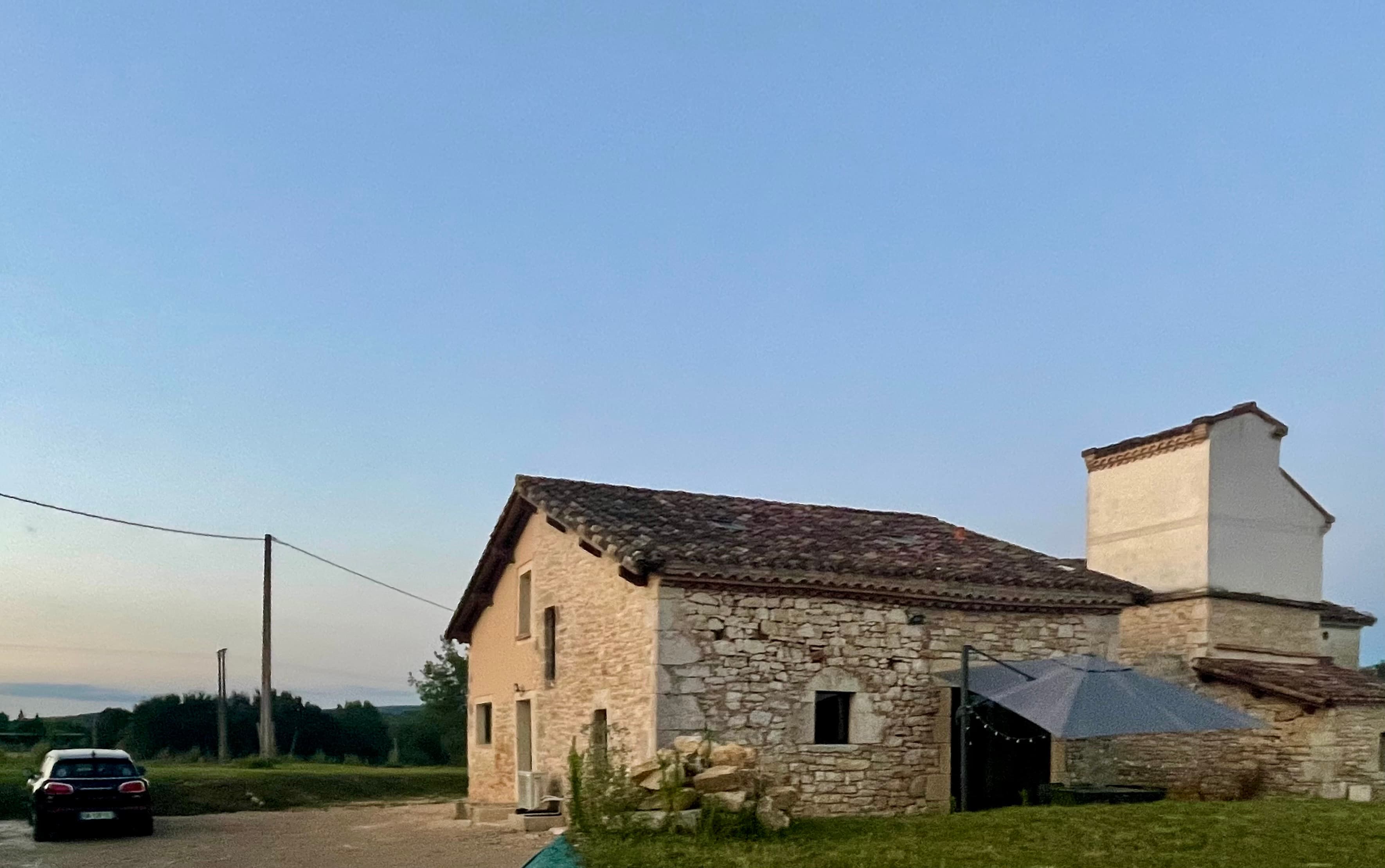 De l'étable au refuge de charme : Une métamorphose signée Diana Ivanova